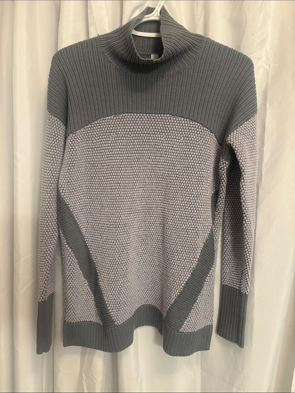 Lululemon Women’s Two-Tone Gray Turtleneck Sweater